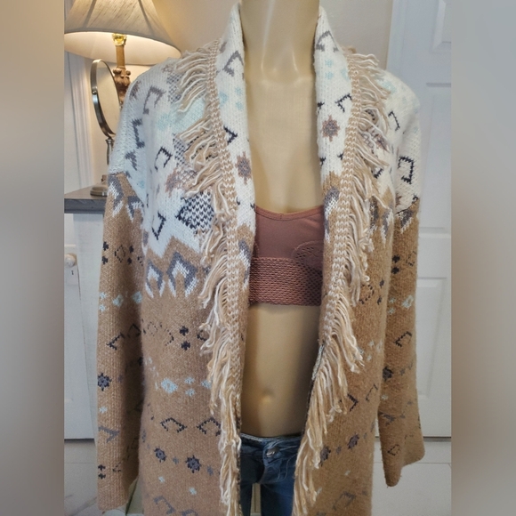 Lucky Brand Size s/p Women's Tan Patterned Sweater Doesn't Come With Belt - Picture 4 of 11